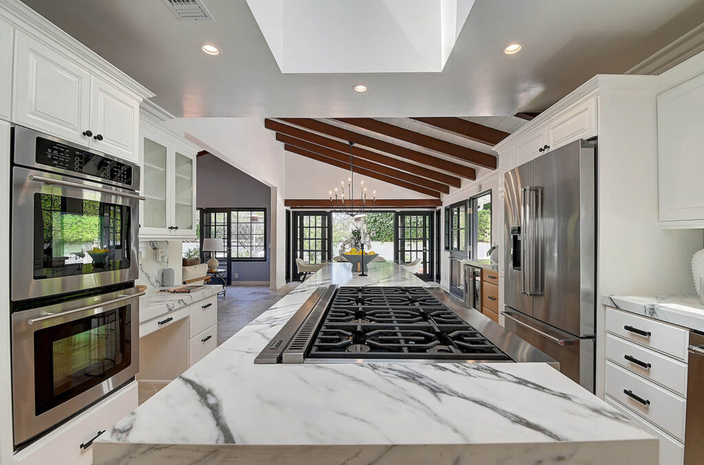 Luxury Kitchen and Dinning Area